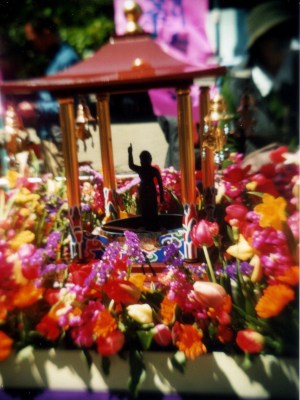 お釈迦様のお誕生の日で、花祭りが盛んにおこなわれる✿( ˘ ³˘)✩*.°