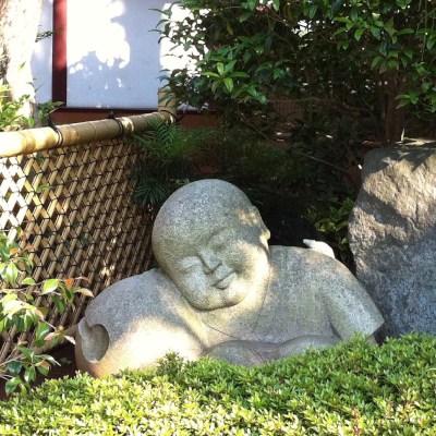 安心したように眠る、小さなお地蔵様˘͈˘͈