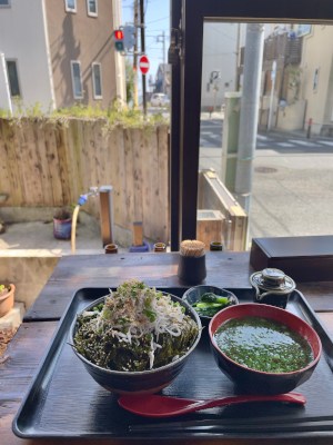Sardine and seaweed tasting nearby Yuigahama(˶ ･ᴗ･ )੭- ̗̀ ♡ ̖́-