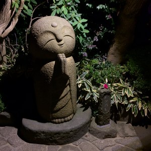 Jizou in Hasedera, with autumn leaves