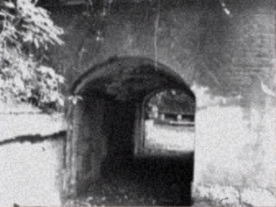 Like the scene in the cinema of wars