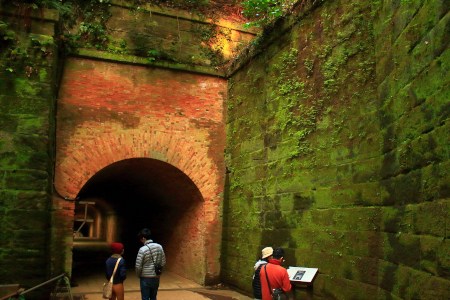 Enter the tunnel of Fremish assembly bond bricks...٩(.› ‹.♡)۶