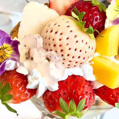 Snowy winter, a white strawberry... *° .｡o♡( ⸝⸝･໐･⸝⸝ )