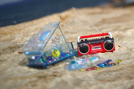 Ladies and gentlemen, boys and girls! Have a small music stage nearby the beach! (*˘ᗜ˘*).。.:*♡