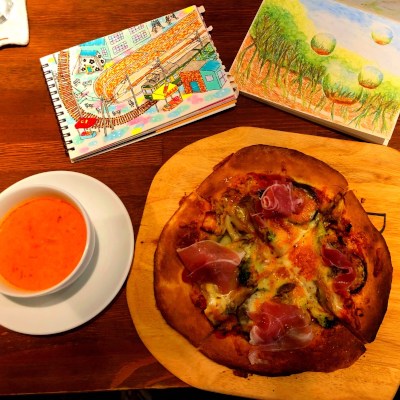 Lunchtime in Uraga - Today pizza