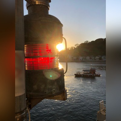 Navigation light illumination (˶ ･ᴗ･ )੭⚐⚑