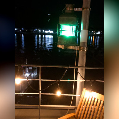 Navigation light illumination (˶ ･ᴗ･ )੭⚐⚑